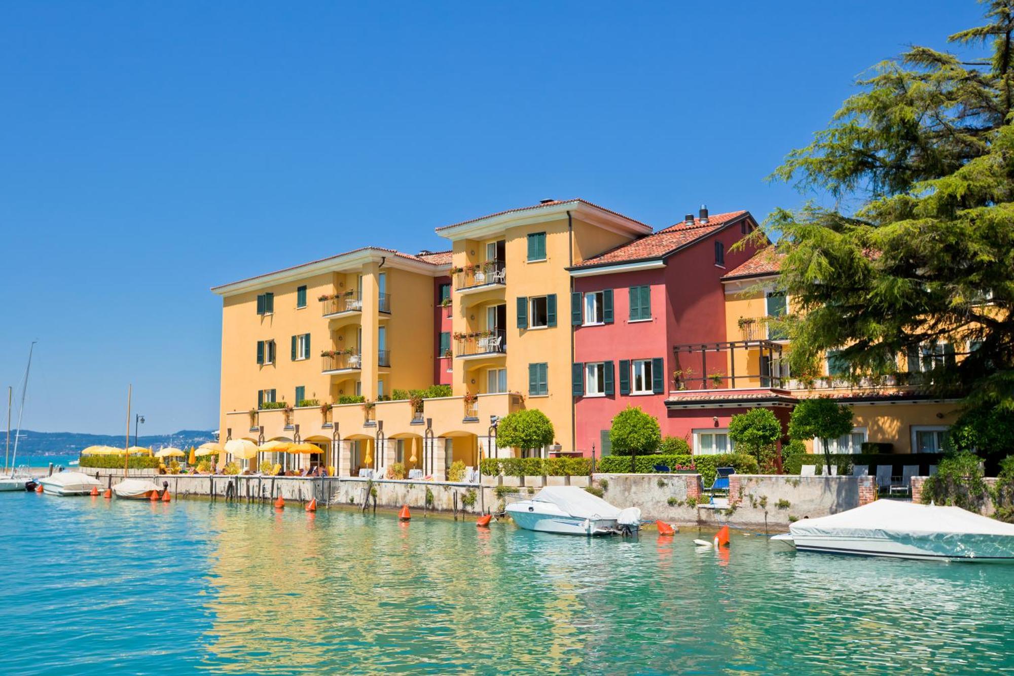 טוסקולנו מדרנו Spiaggia Azzurro -Lakeside With Terrace - Happy Rentals מראה חיצוני תמונה